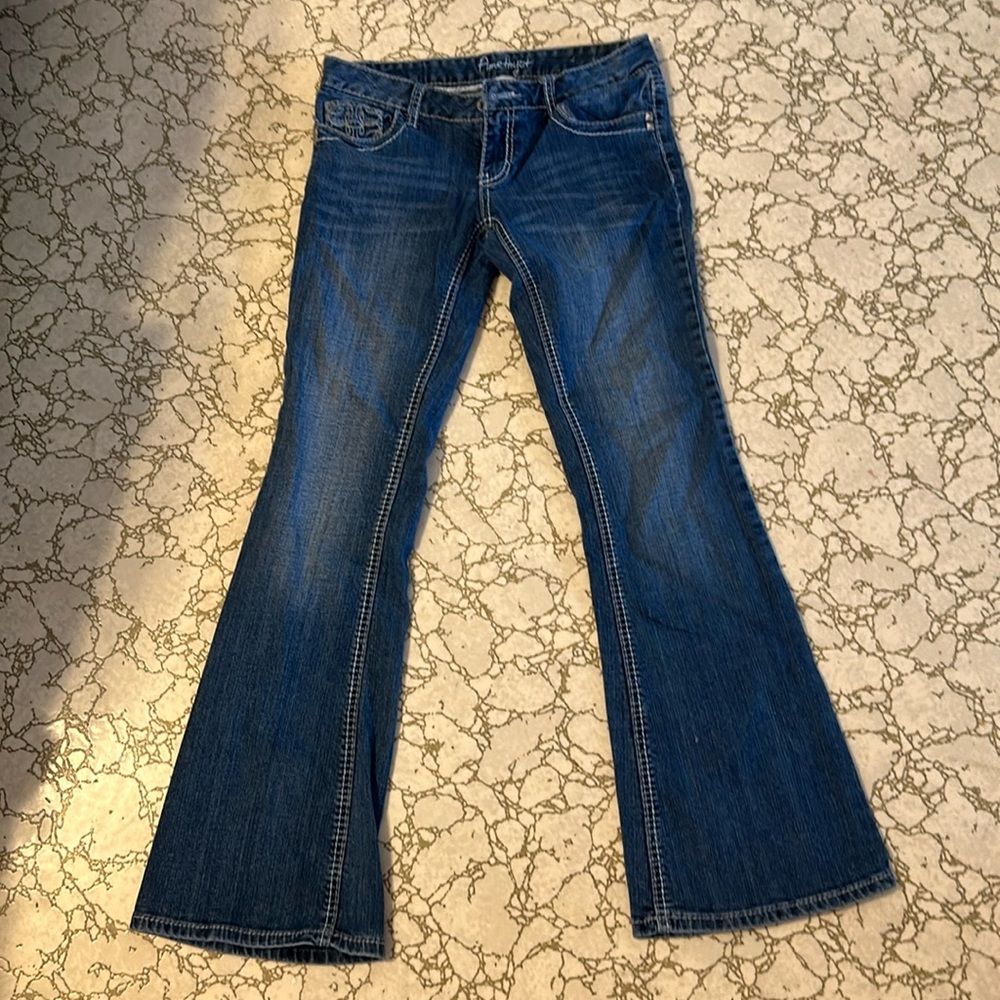 Vintage Amethyst low rise boot cut jean! This pair of pants are so stylish!